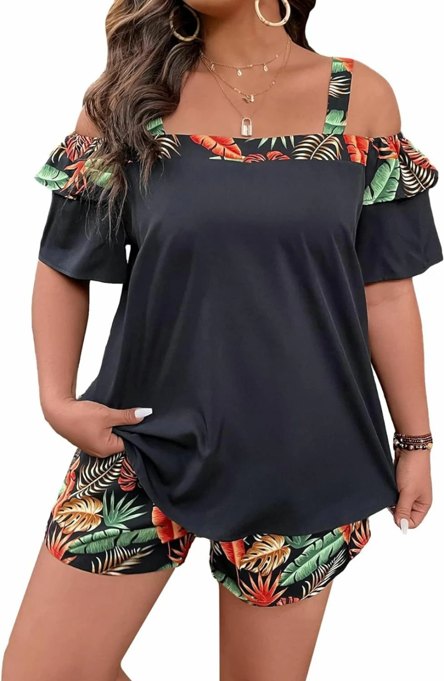SOLY HUX Women's Plus Size Tropical Print Cold Shoulder T-Shirt and Shorts 2-Piece Outfit Summer Casual Set